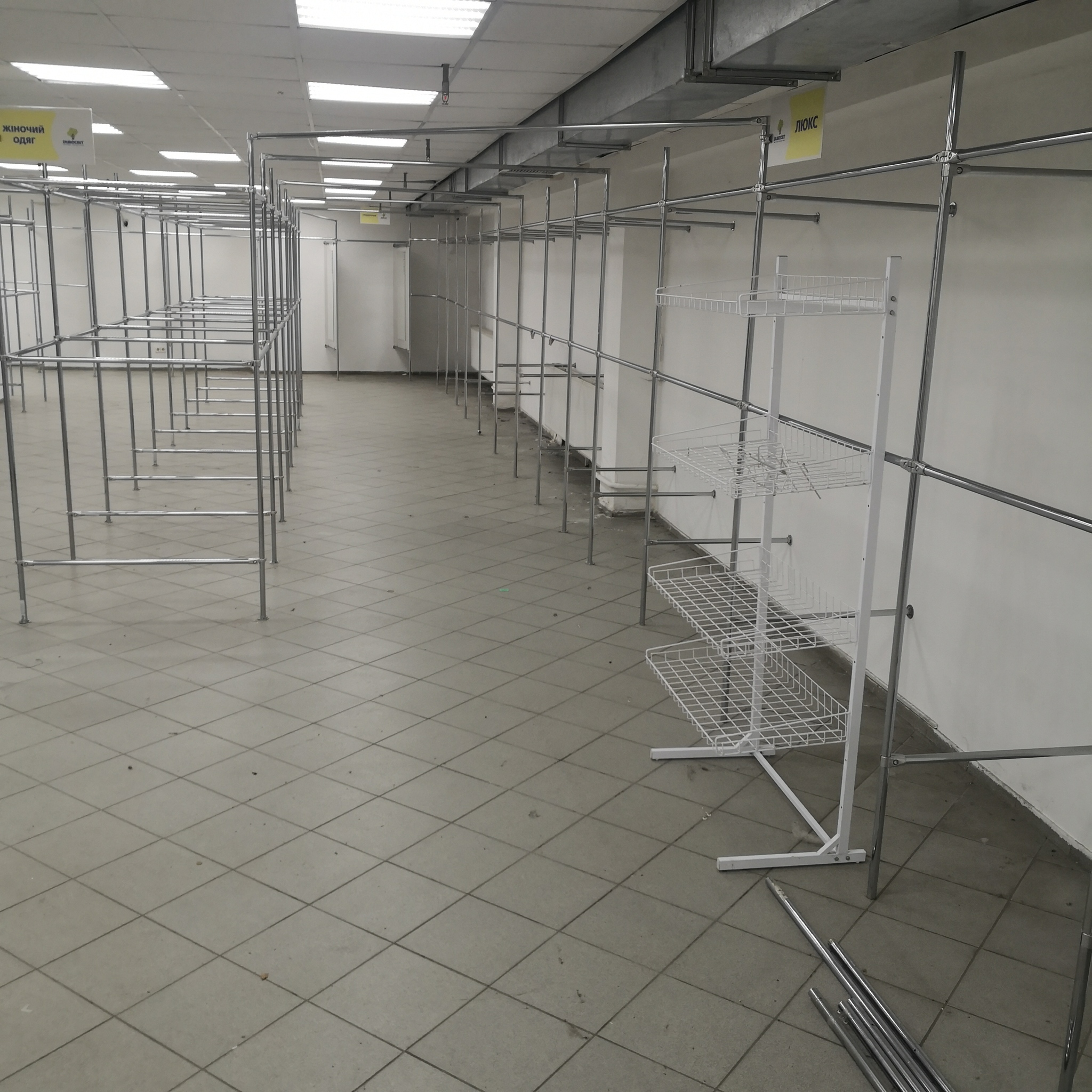 Оренда торговельного приміщення 332 м², 1-го Травня вул., 163