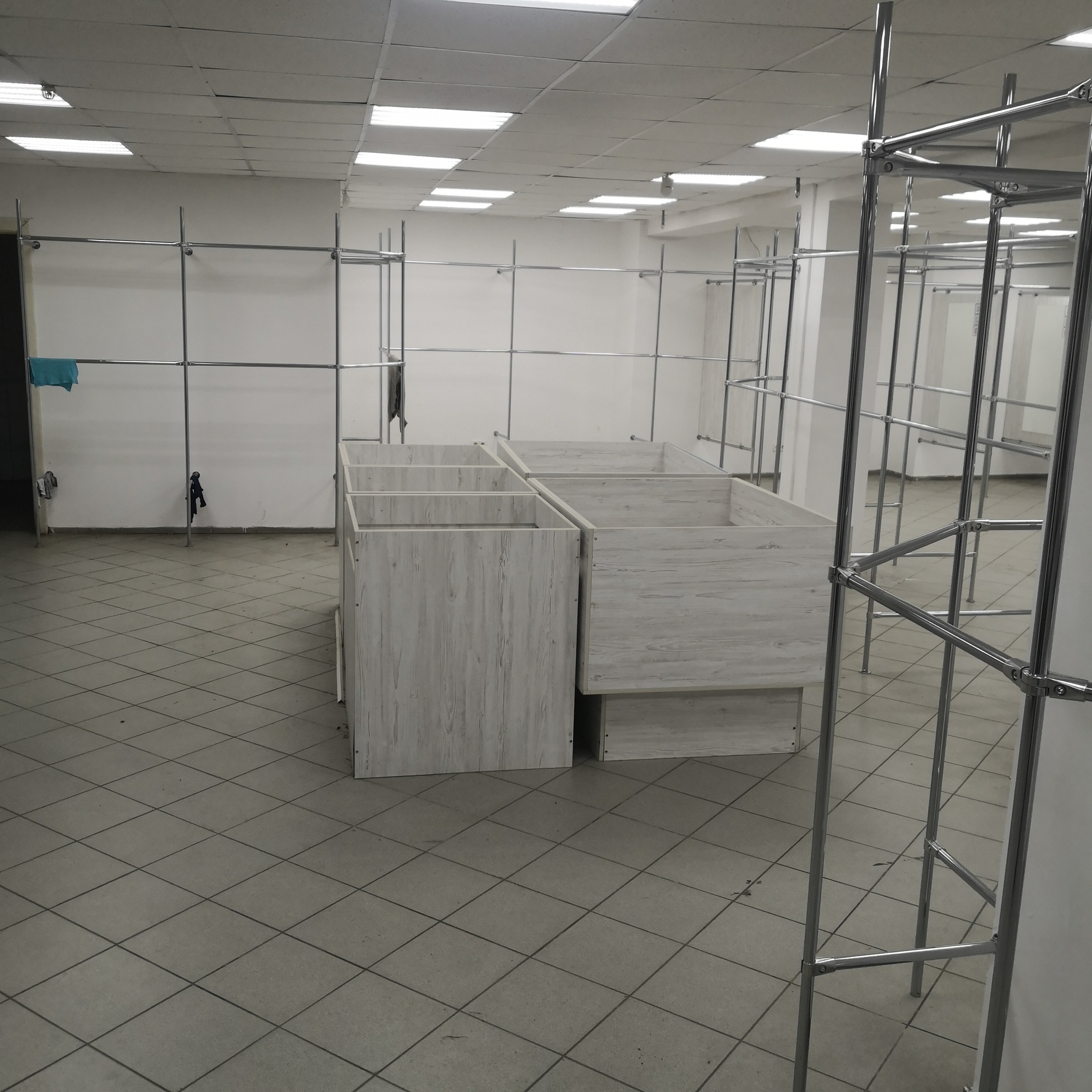 Оренда торговельного приміщення 332 м², 1-го Травня вул., 163