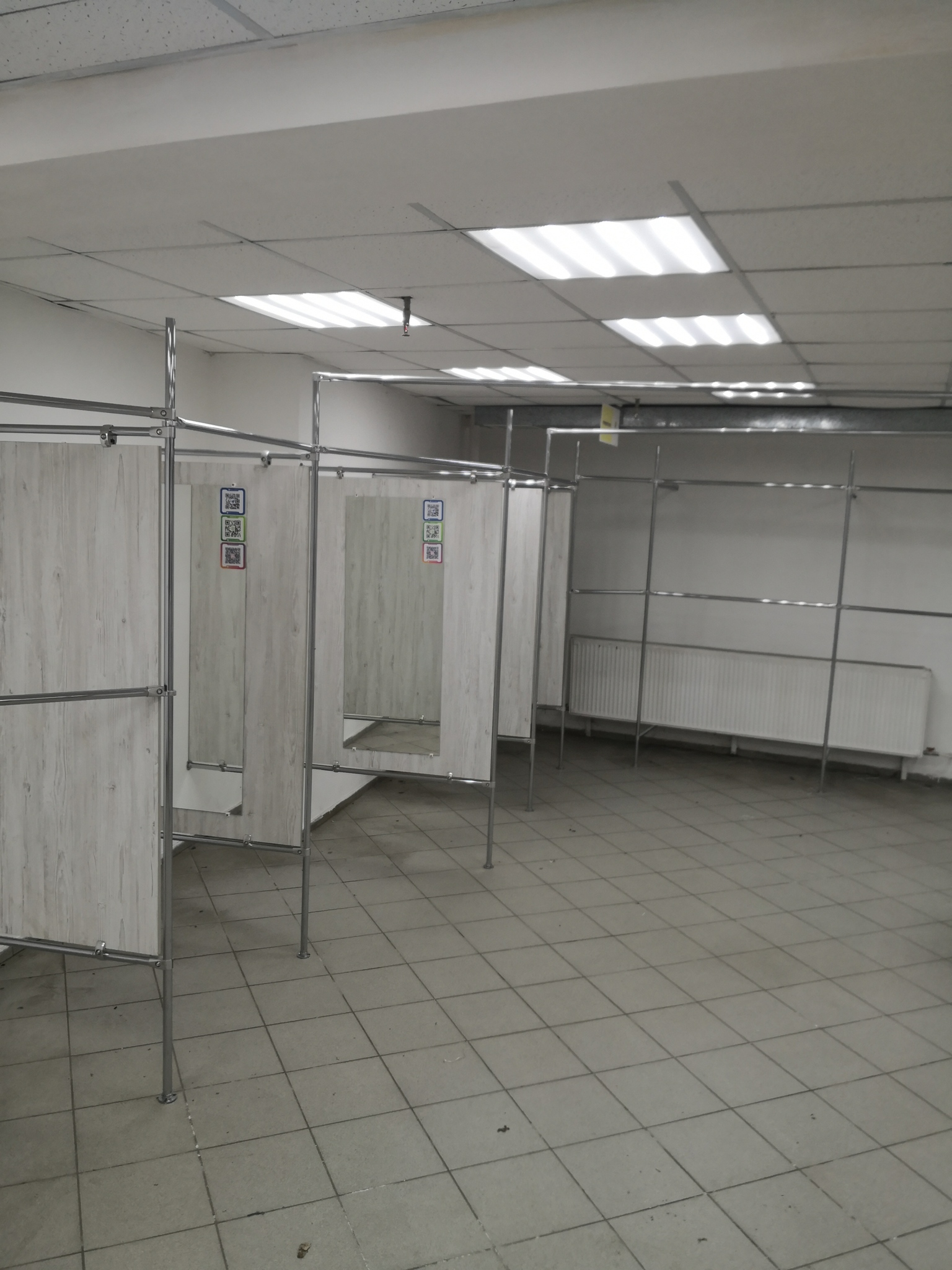 Оренда торговельного приміщення 332 м², 1-го Травня вул., 163