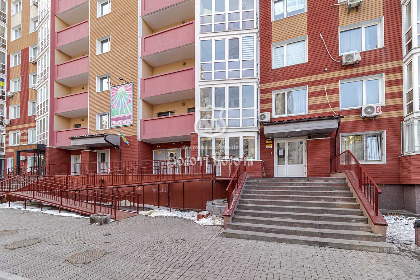 Продажа 1-комнатной квартиры 37 м², Бориса Гмыри ул., 12Б (ЖД ДУБРОВИЦА)