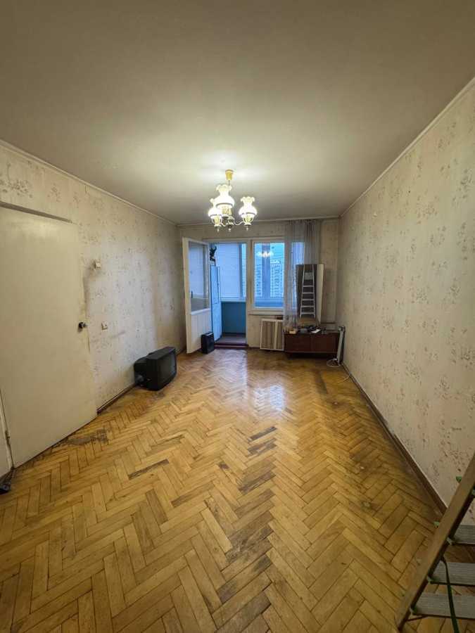 Продаж 2-кімнатної квартири 47 м², Дарницький бул., 7