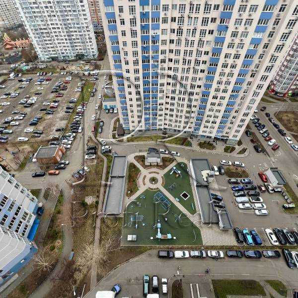 Продажа 2-комнатной квартиры 61 м², Драгоманова ул., 6/1