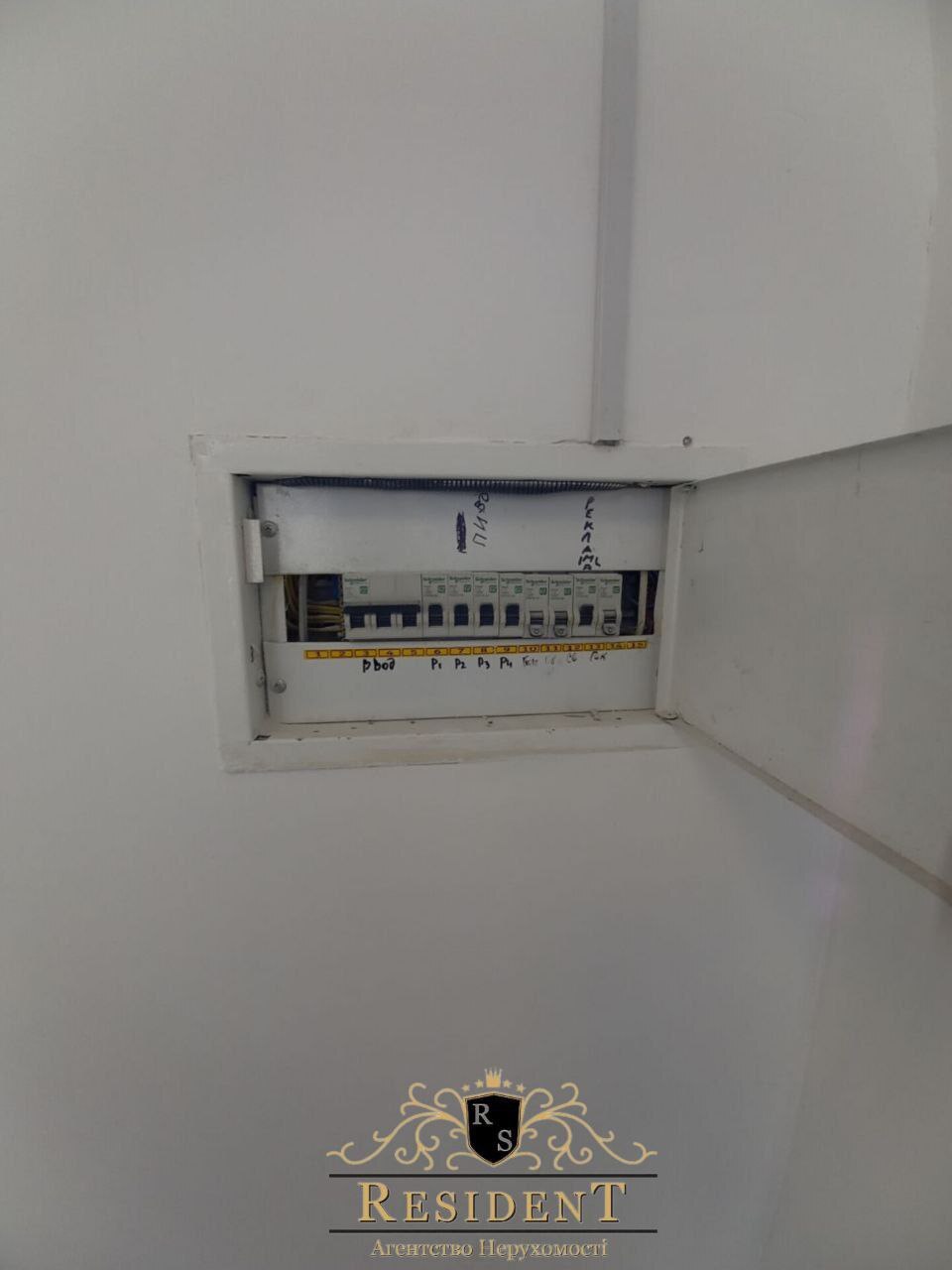 Аренда коммерции 21 м², Славы бул., 5Д