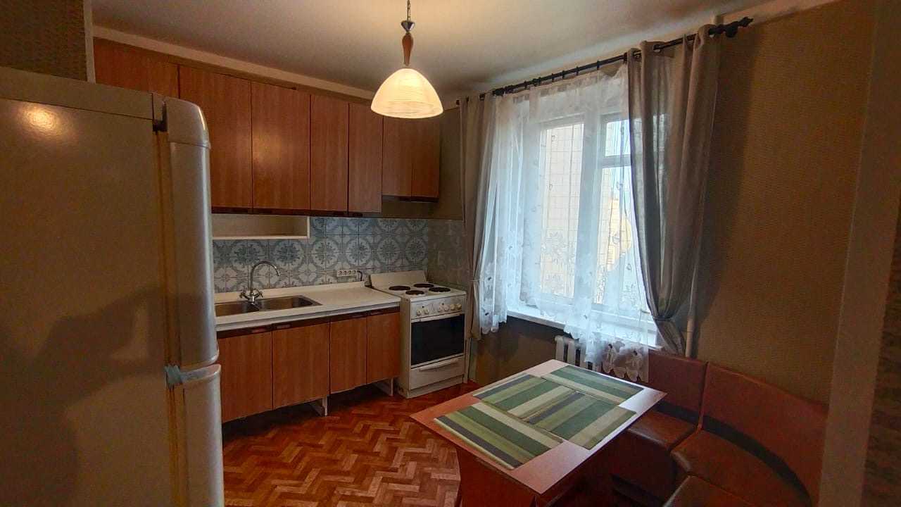 Продаж 2-кімнатної квартири 70 м², Тургенівська вул., 37/41