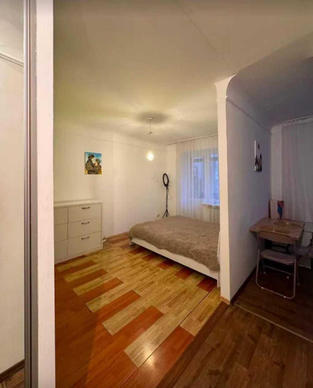 Продаж 1-кімнатної квартири 30 м², Лаврська вул., 8