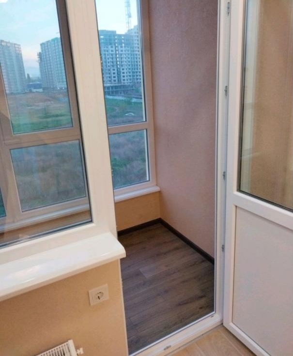 Продаж студії 27 м², Небесної сотні просп.