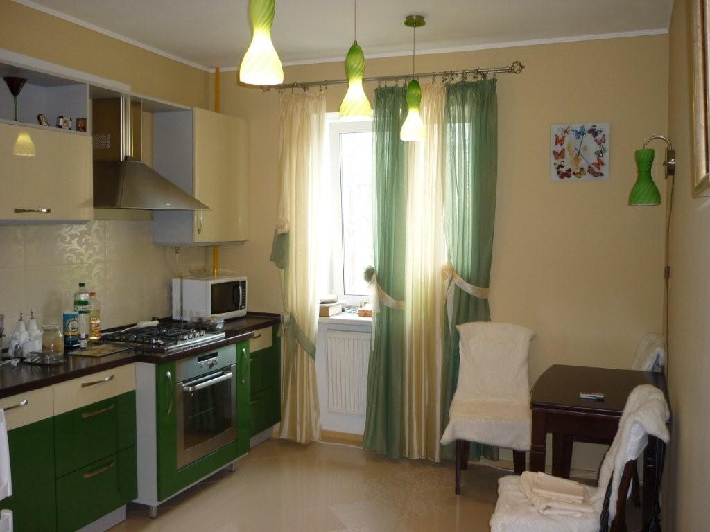 Продаж 2-кімнатної квартири 67 м², Юрківська вул.