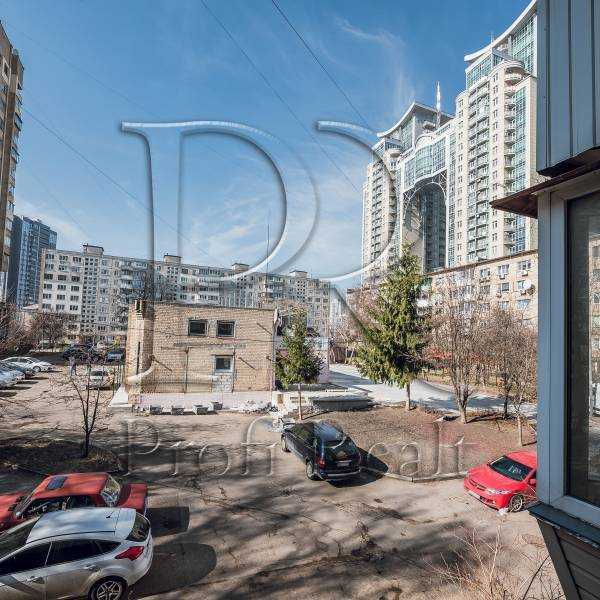 Продажа 2-комнатной квартиры 46 м², Бусловская ул., 20