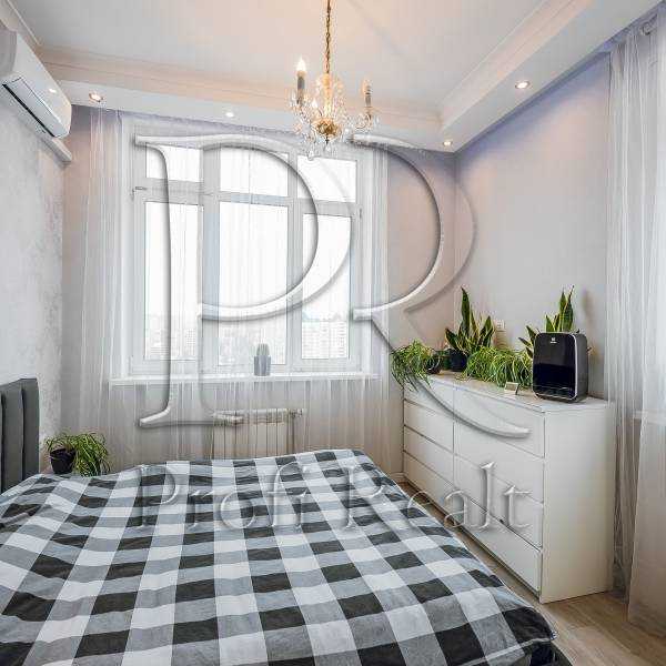 Продажа 3-комнатной квартиры 91 м², Гната Хоткевича ул., 8