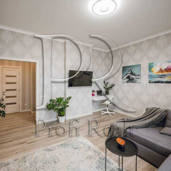 Продажа 3-комнатной квартиры 91 м², Гната Хоткевича ул., 8