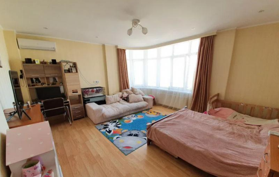 Продажа 1-комнатной квартиры 47 м², Средняя ул.
