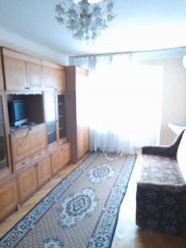 Аренда 3-комнатной квартиры 53 м², Строителей ул., 8