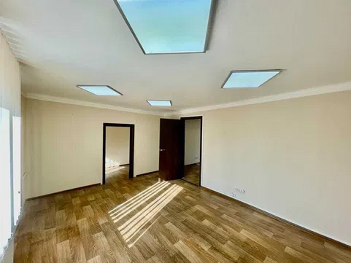 Оренда офісу 67 м², Інженерний пров., 4Б