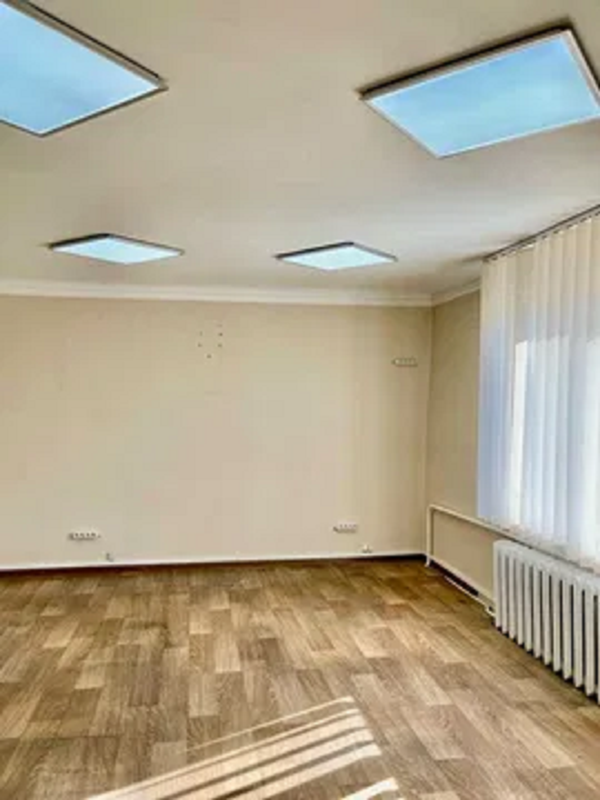 Оренда офісу 67 м², Інженерний пров., 4Б