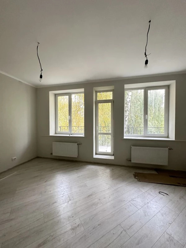 Продаж 2-кімнатної квартири 65 м²