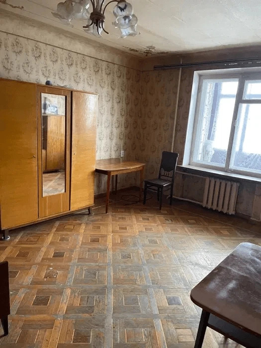 Продаж 1-кімнатної квартири 43 м²