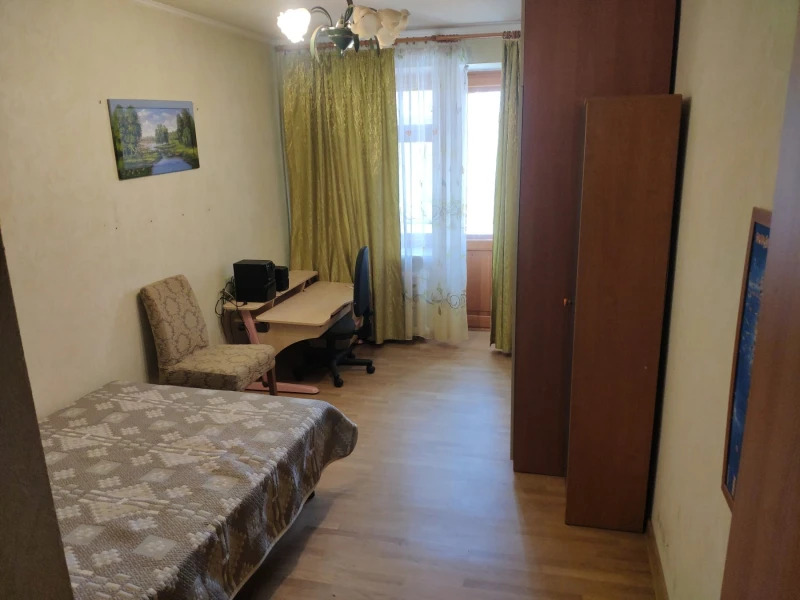 Продаж 4-кімнатної квартири 87 м²