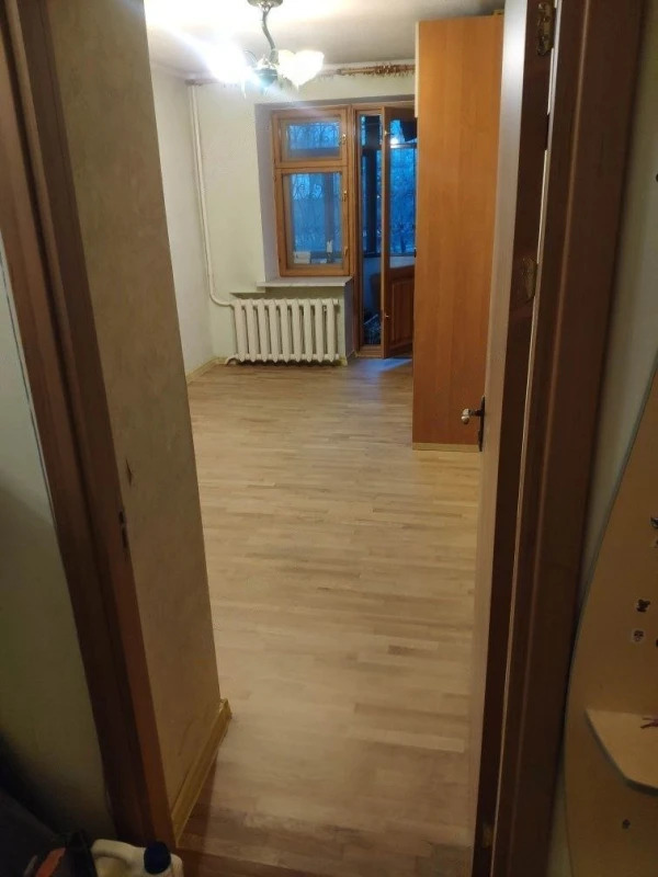 Продаж 4-кімнатної квартири 87 м²