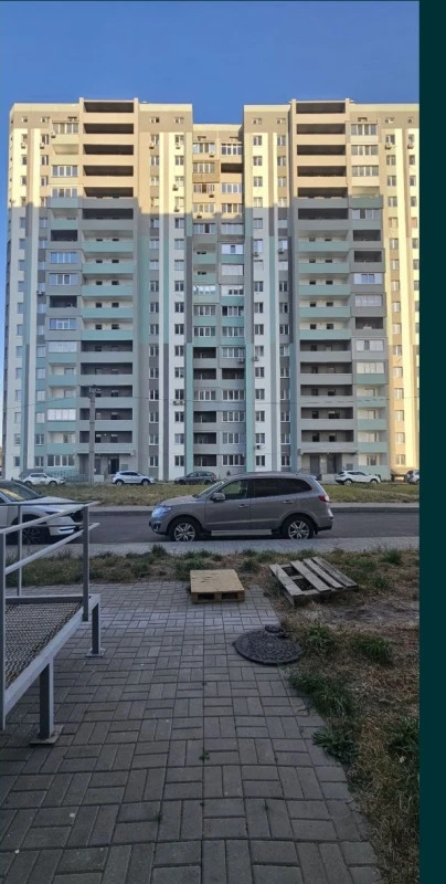 Продаж 1-кімнатної квартири 42 м²