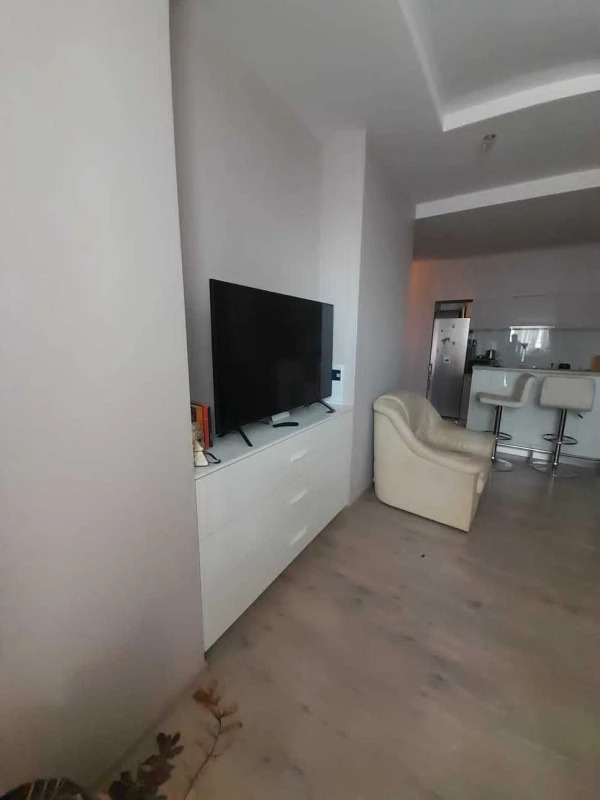 Продаж 1-кімнатної квартири 71 м²