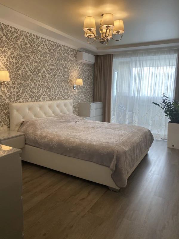 Продаж 3-кімнатної квартири 65 м²