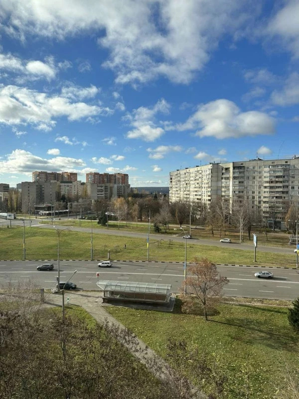 Продаж 3-кімнатної квартири 65 м²