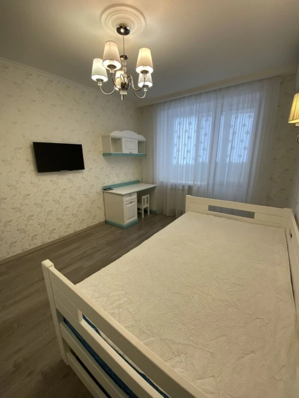 Продажа 3-комнатной квартиры 65 м²