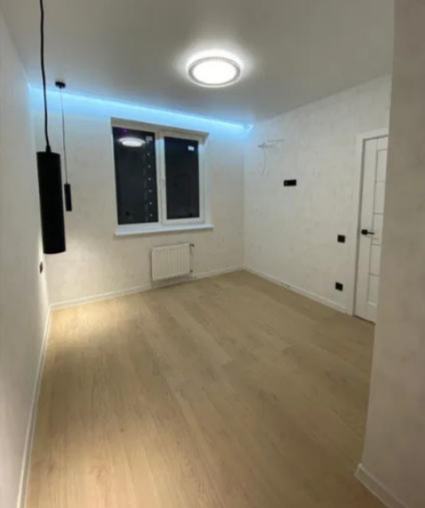 Продажа 1-комнатной квартиры 42 м², Жемчужная ул.