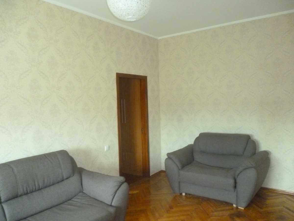 Продаж 2-кімнатної квартири 53 м², Єреванська вул., 3