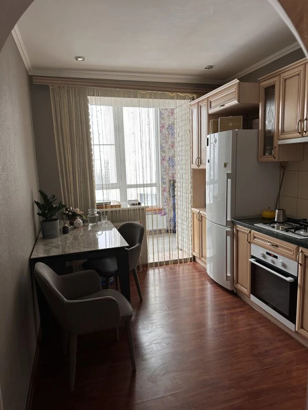 Продаж 2-кімнатної квартири 52.8 м²