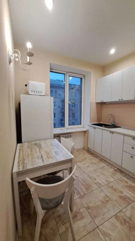 Продажа 2-комнатной квартиры 50 м²