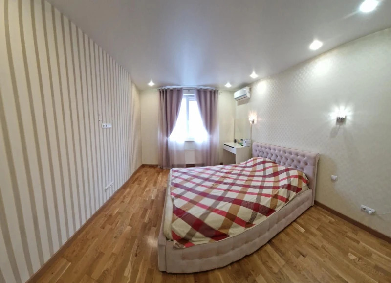 Продажа 2-комнатной квартиры 56 м²