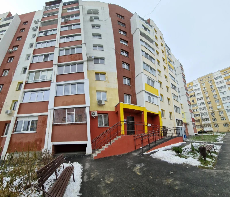 Продажа 2-комнатной квартиры 56 м²