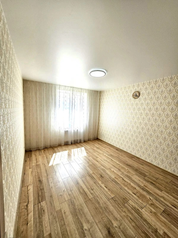 Продаж 1-кімнатної квартири 41 м²