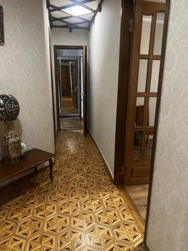 Продажа 4-комнатной квартиры 92 м²