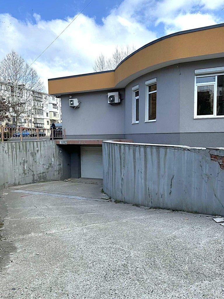 Продаж приміщення вільного призначення 575 м², Данченко вул., 1Б