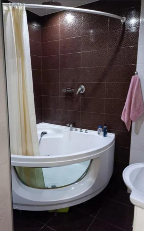 Продаж 1-кімнатної квартири 60 м², Академіка Корольова вул.