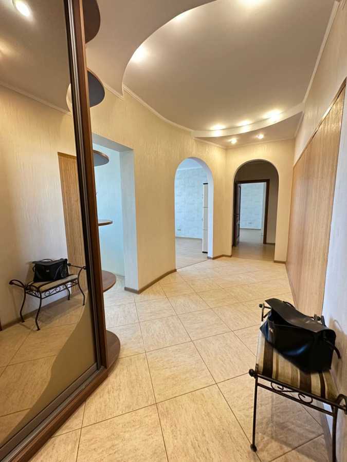 Продаж 4-кімнатної квартири 125 м², Миколи Бажана просп., 12