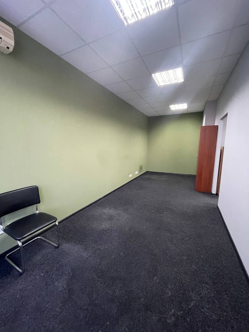 Оренда офісу 55.6 м², Солом'янська пл., 2