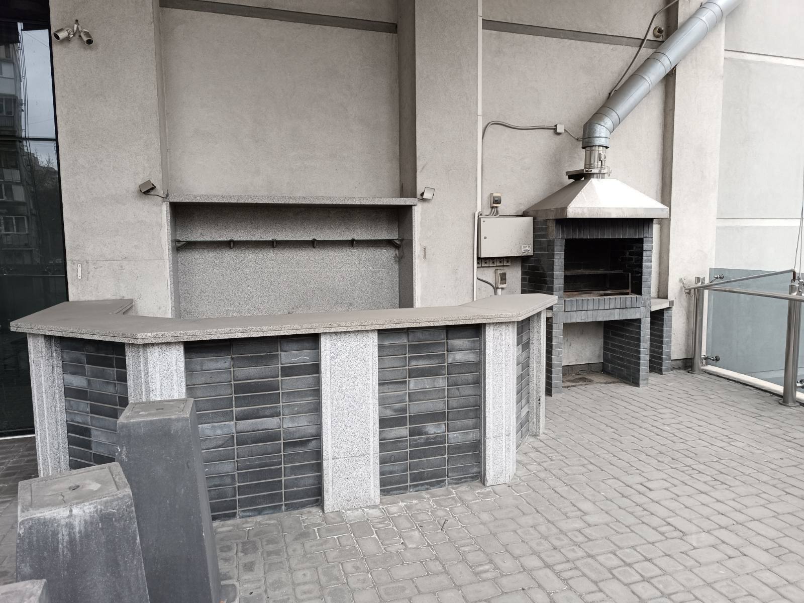Оренда торговельного приміщення 270 м², Митрополита Василя Липковського вул., 1А