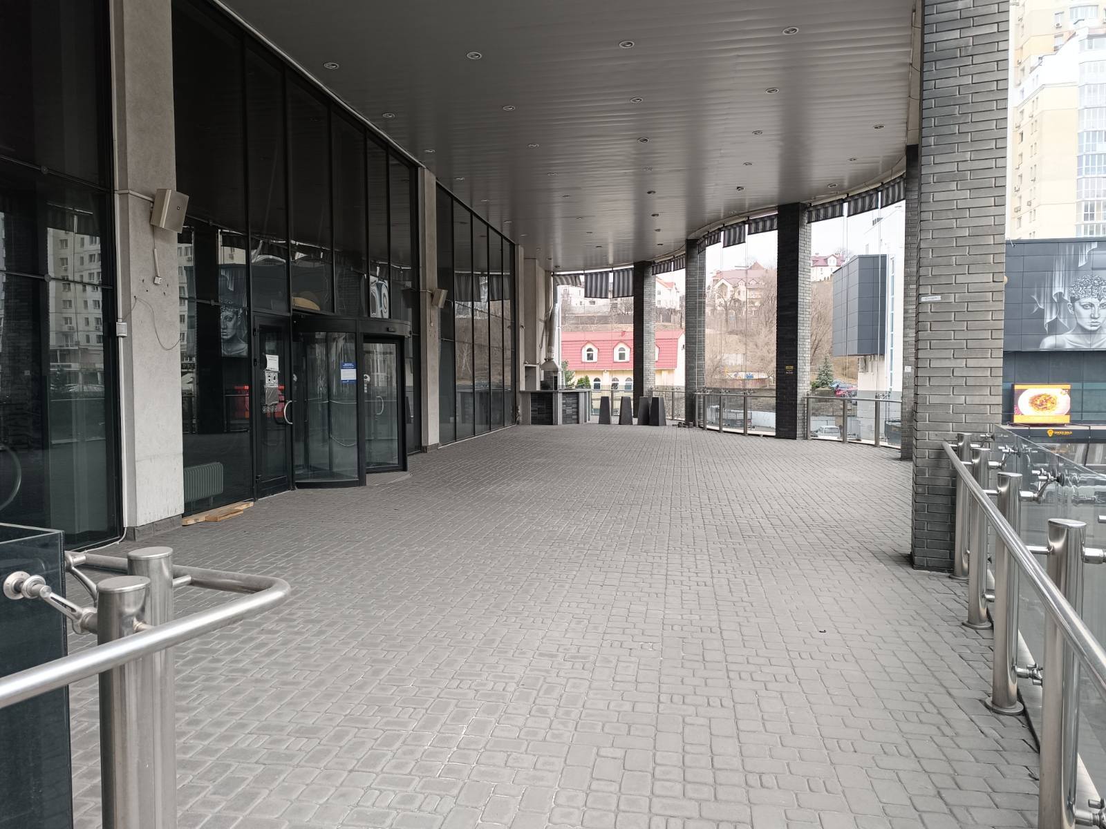 Оренда торговельного приміщення 270 м², Митрополита Василя Липковського вул., 1А