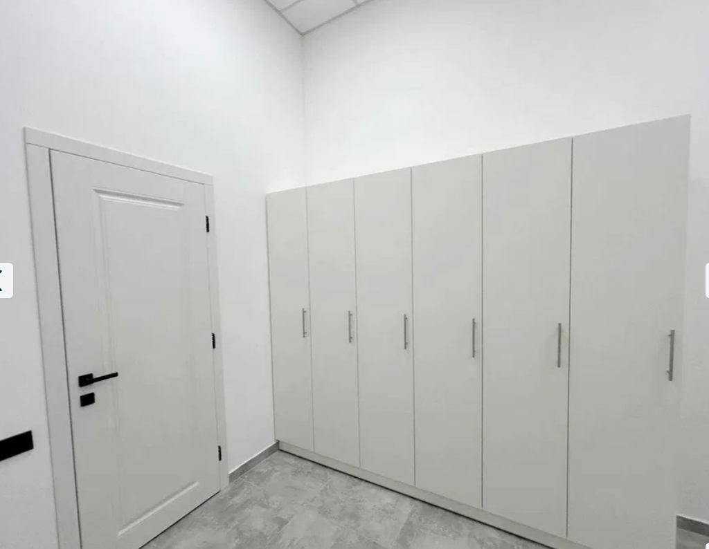 Оренда медичного центру 800 м², Академіка Корольова вул.