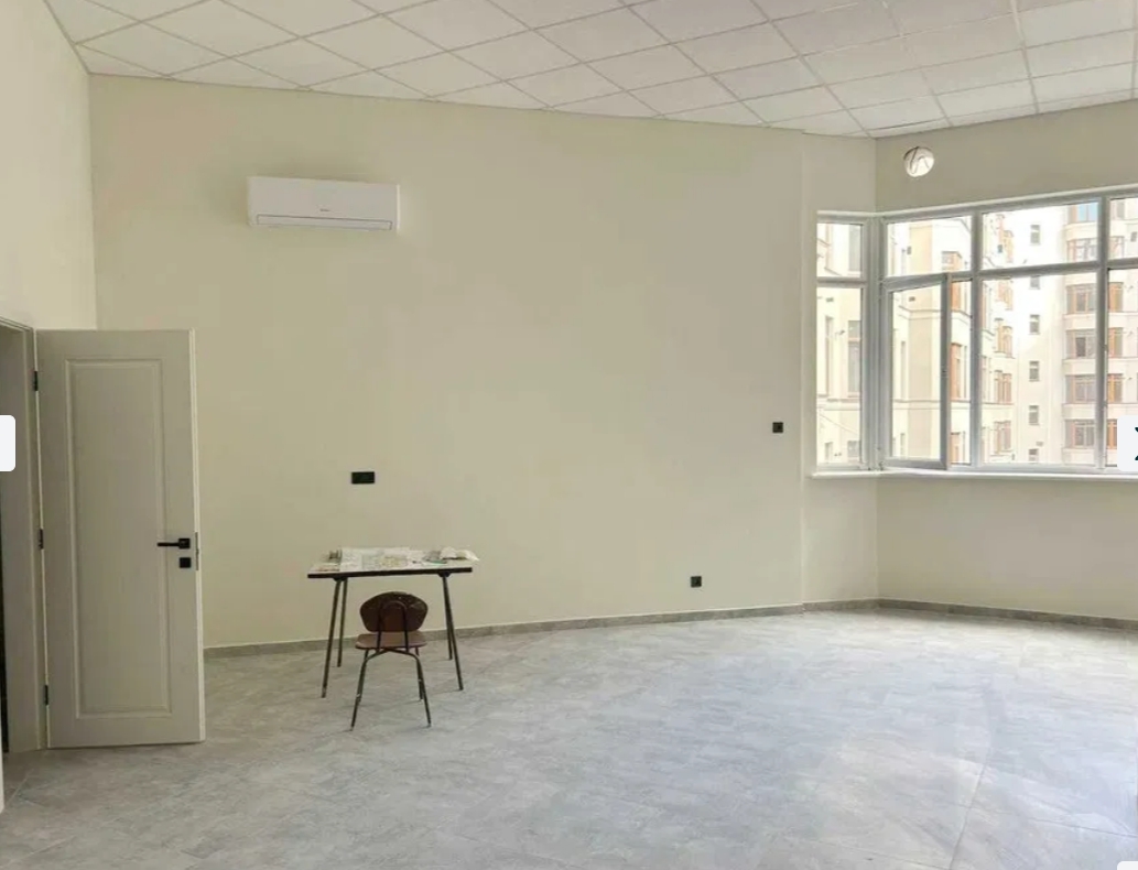 Оренда медичного центру 800 м², Академіка Корольова вул.