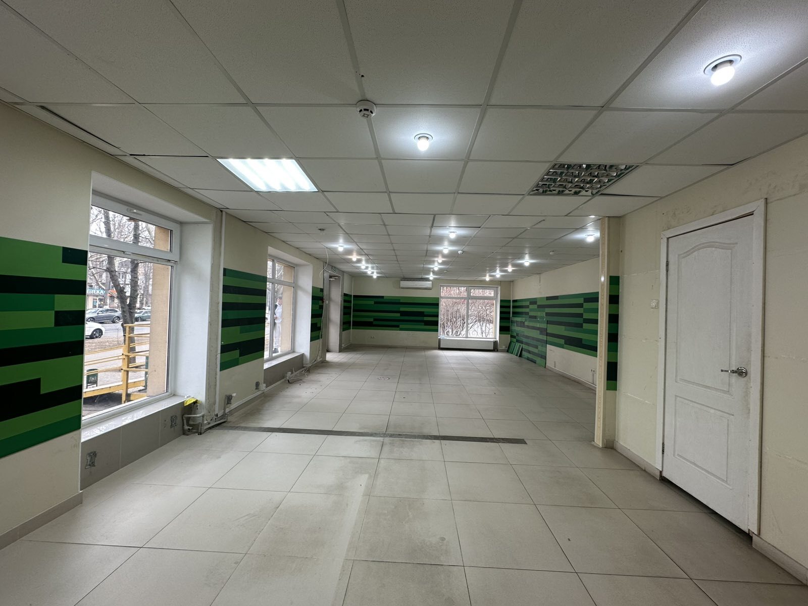 Аренда торгового помещения 65 м², Академика Филатова ул., 45