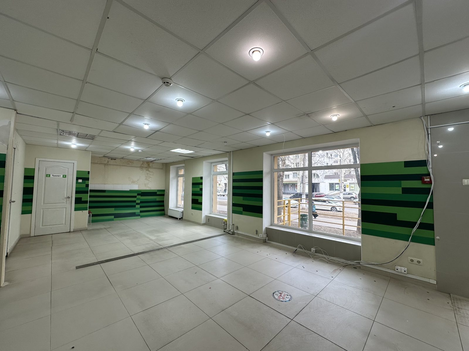 Аренда торгового помещения 65 м², Академика Филатова ул., 45