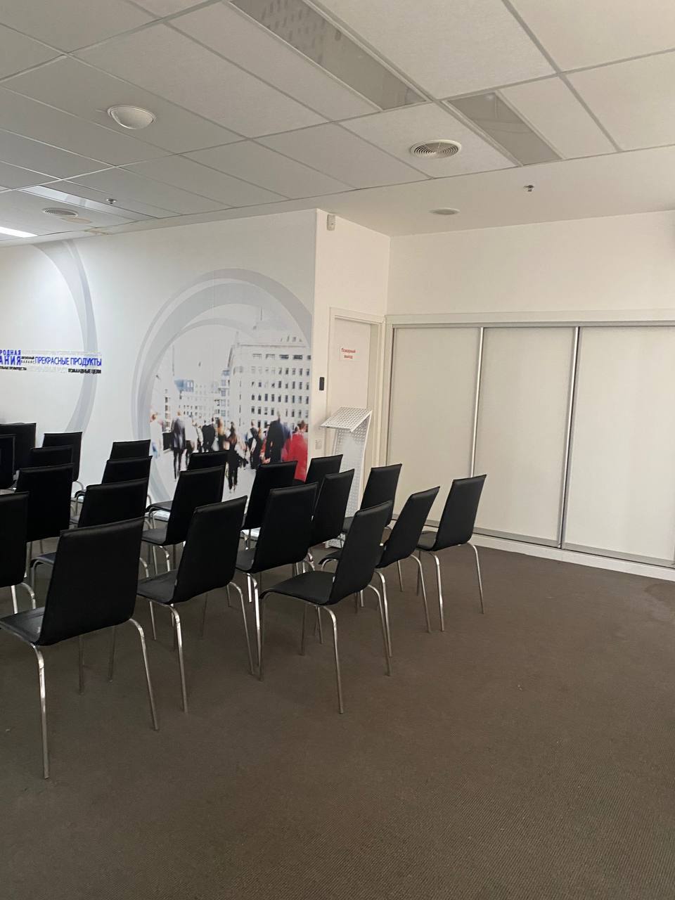 Продаж торговельного приміщення 711 м², Середньофонтанська вул., 19А