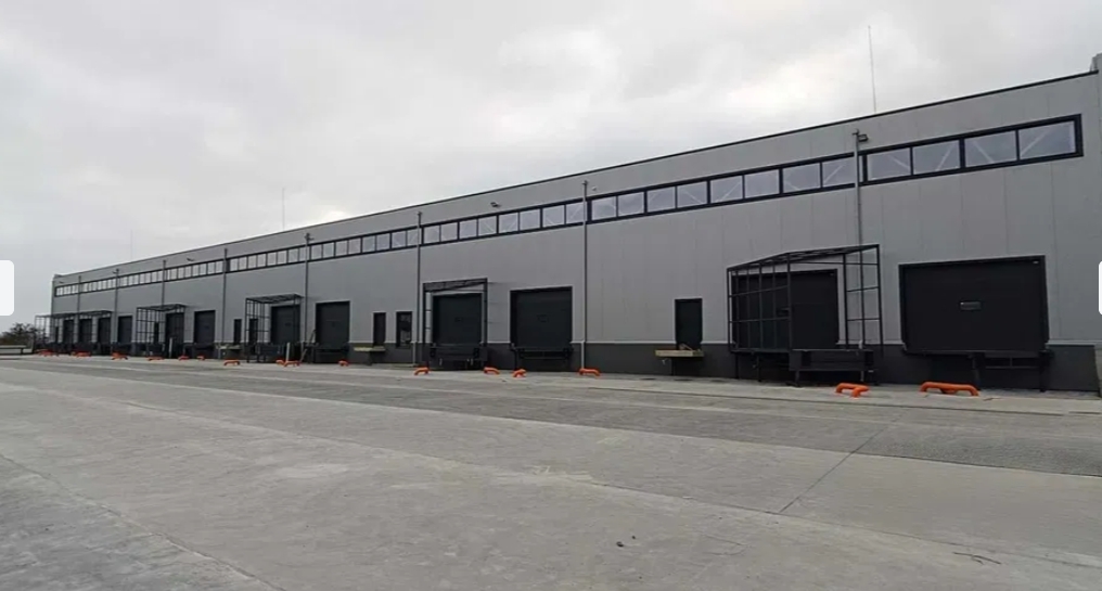 Аренда склада 1000 м², Старая Люстдорфская дор.