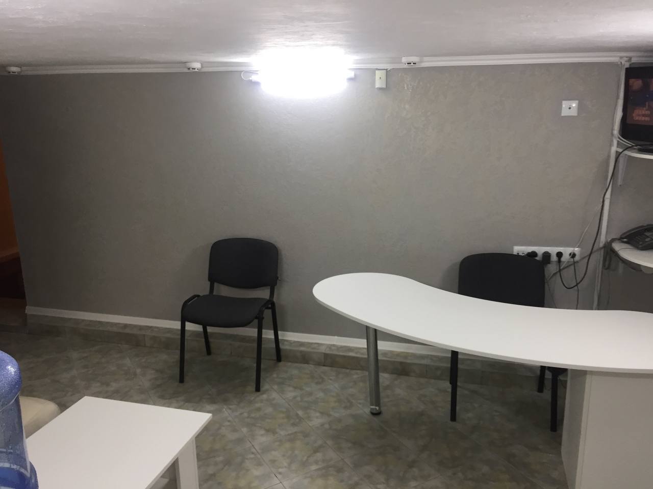 Оренда салону краси 88 м², Академіка Корольова вул.