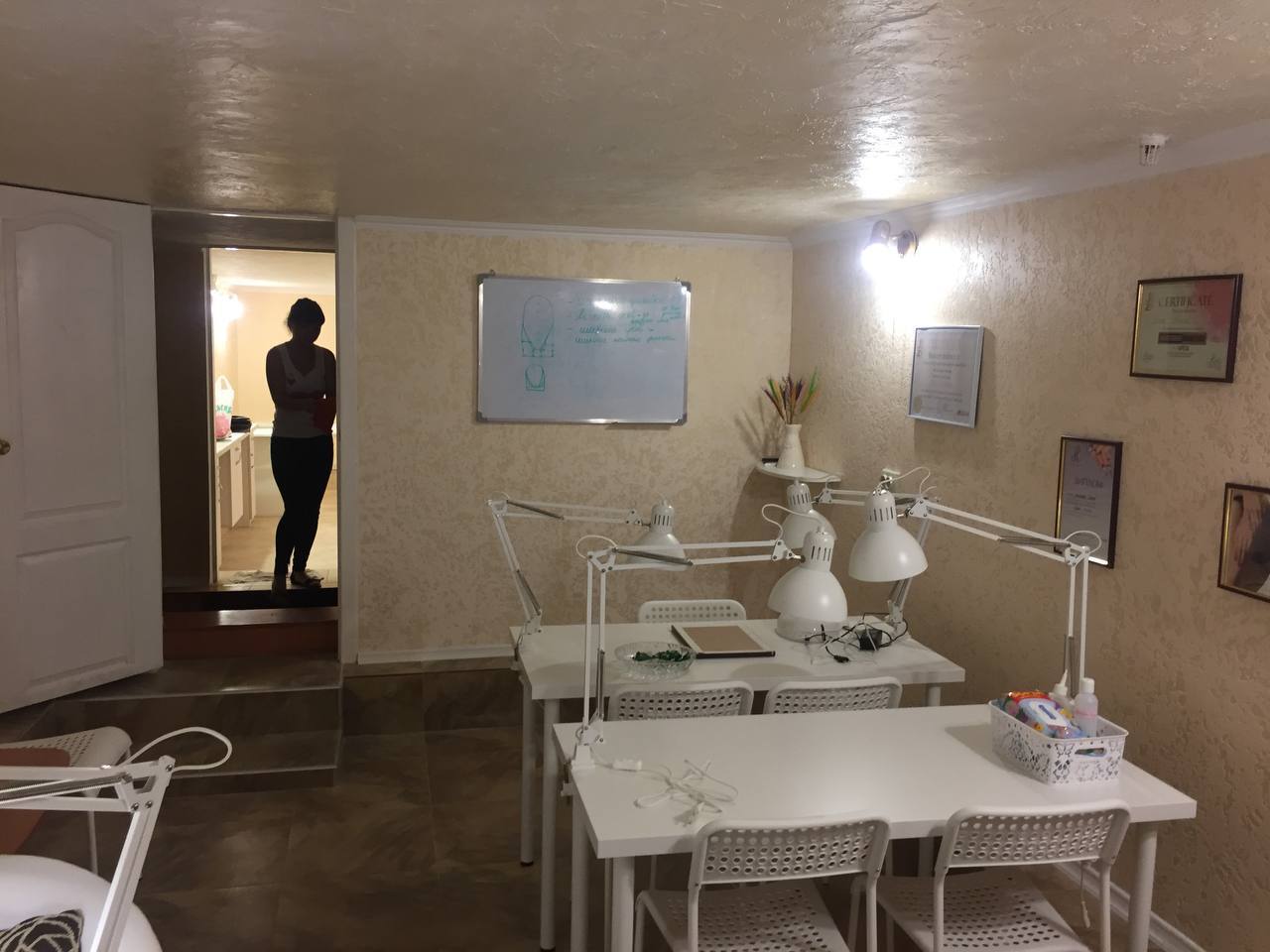 Оренда салону краси 88 м², Академіка Корольова вул.