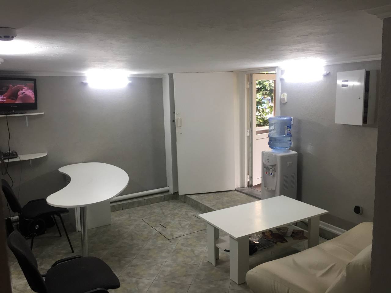 Оренда салону краси 88 м², Академіка Корольова вул.